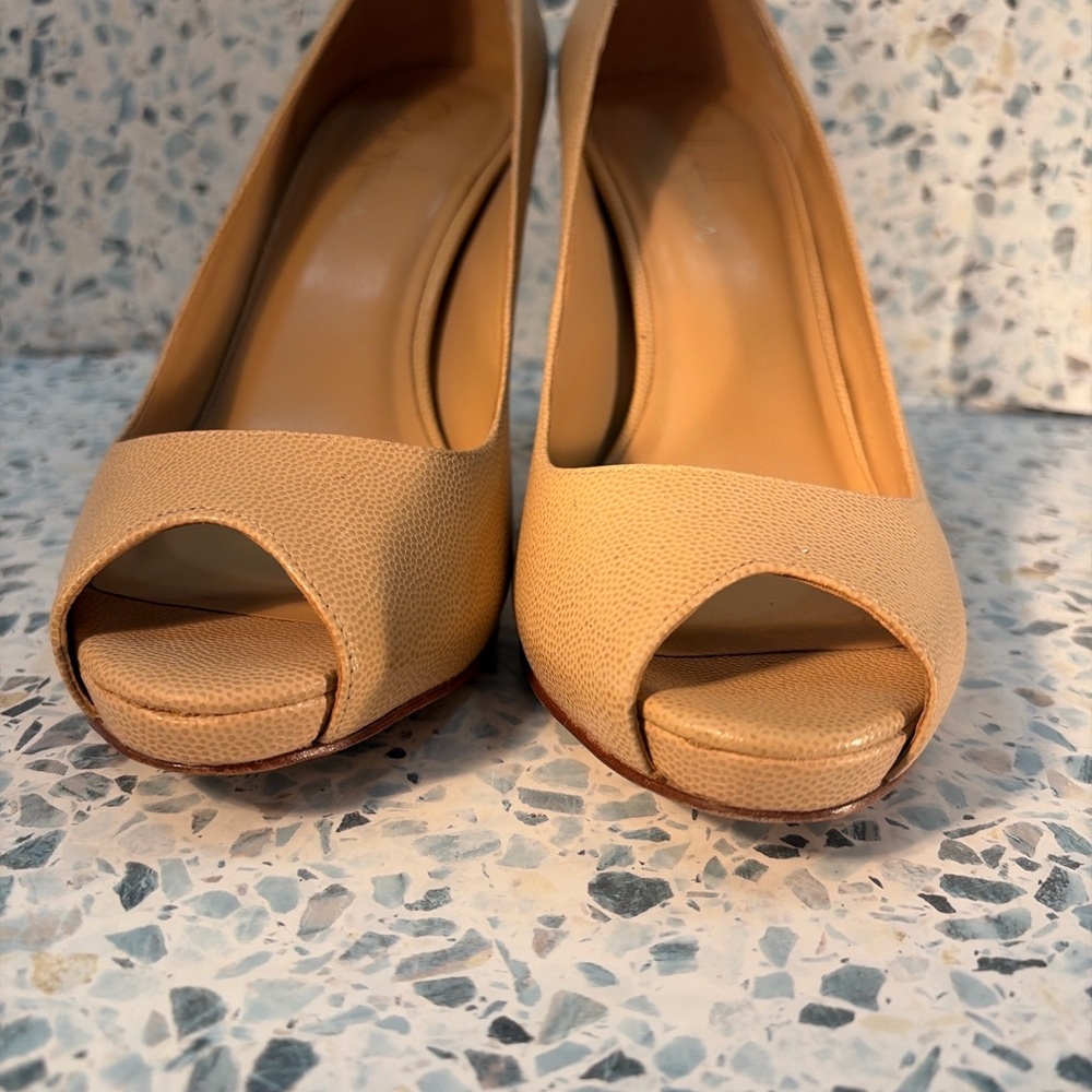 Cole Haan Nike Air Peep Toe Pumps Nude Leather Heels 7B D33806 - Picture 8 of 9